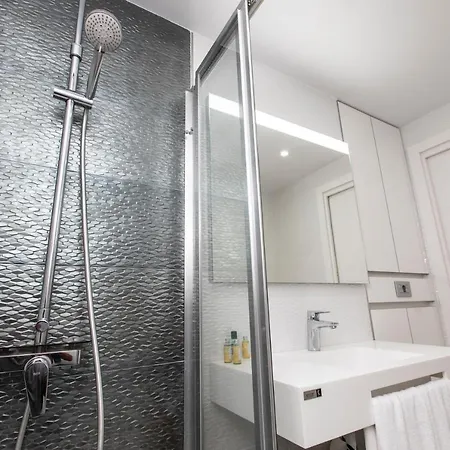 Luxury Boutique In Torres Del Sol *