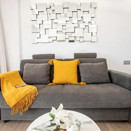 Luxury Boutique In Torres Del Sol Apartment *