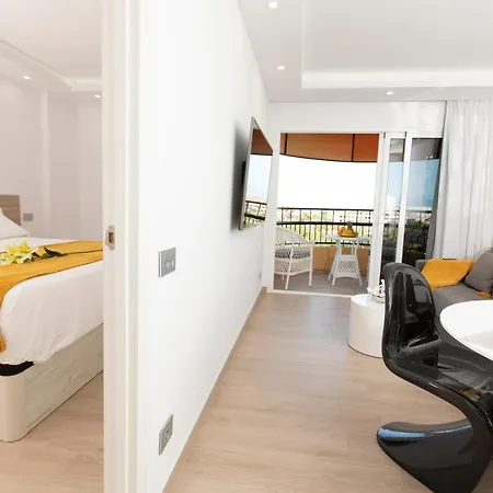 Luxury Boutique In Torres Del Sol Lejlighed
