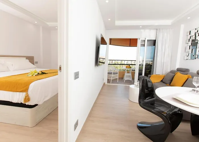 Luxury Boutique In Torres Del Sol Appartamento